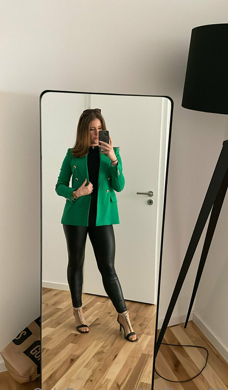 badlizzyy66 high quality actress img