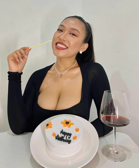 Aoy Chitchanok sexy star gallery