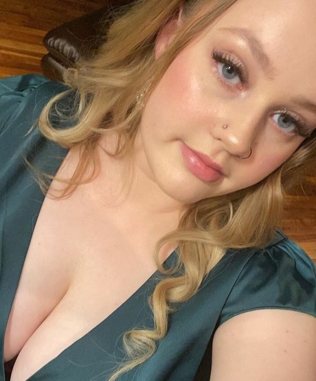 Sara M hot model gallery