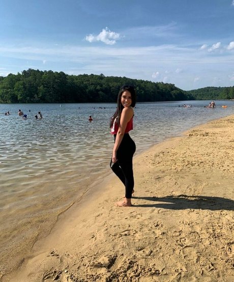 Samantha L nude star pic