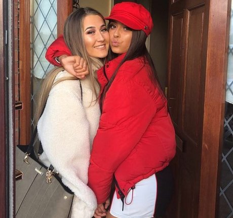 Laura Brophy model nudes gallery