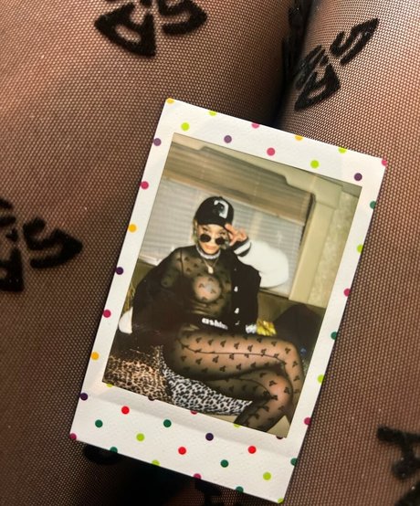 Pearl Thusi free pornstar pic