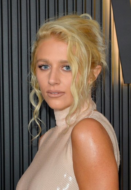 Julia Schlaepfer nudes star galleries