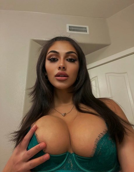 Parker Abbott pretty model galleries