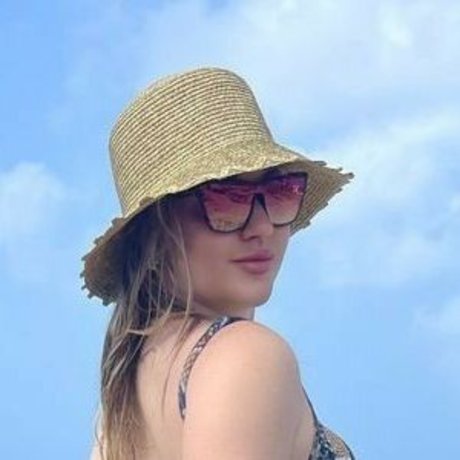 jessyerinn model beautiful img