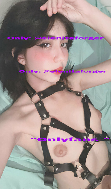 Elain3uwu sexy model gallery