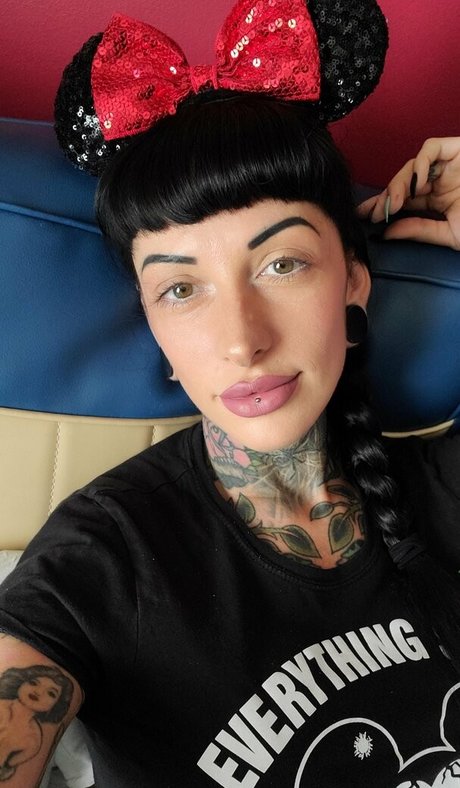 mom daughter onlyfans top img