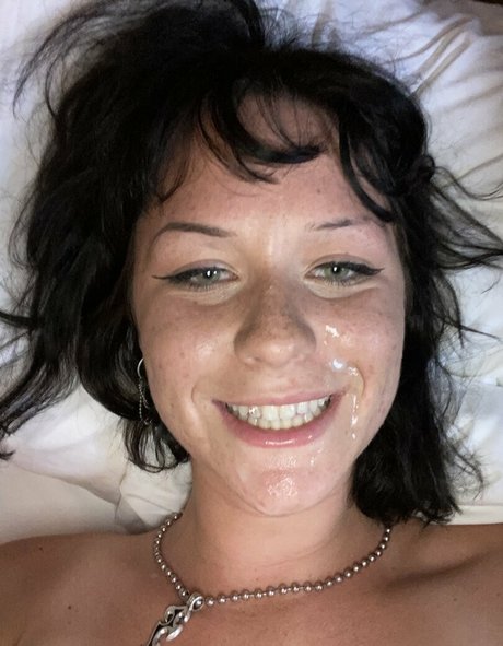 ayeshaxo erotic model picture