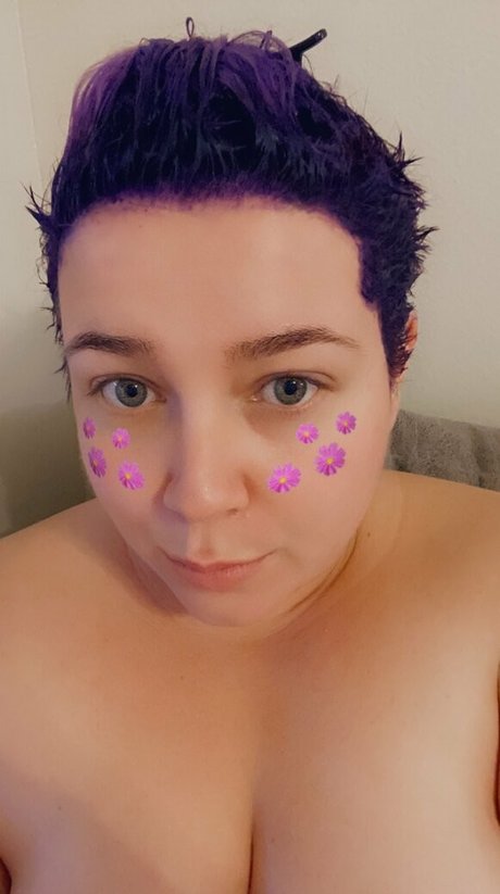 unsupervised housewife model high quality pics