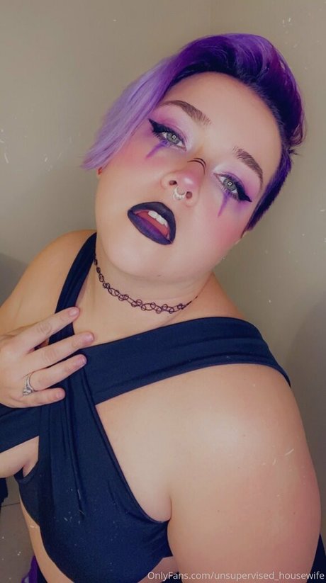 unsupervised housewife model free images