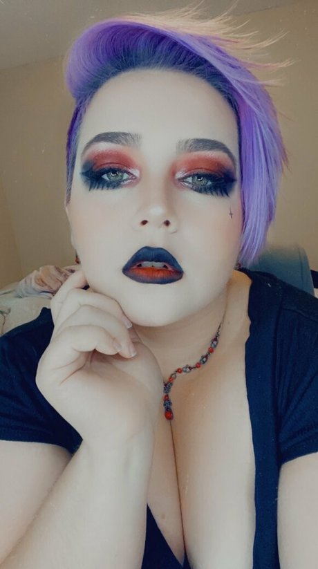 unsupervised housewife model nudes photo