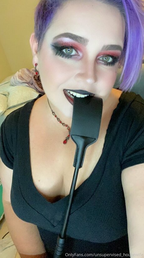 unsupervised housewife nudes star pictures