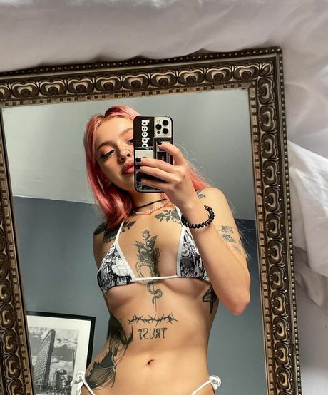 Drgsnddrnk model naked archive