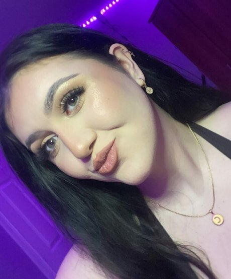 ASMR Cailin model beautiful photos