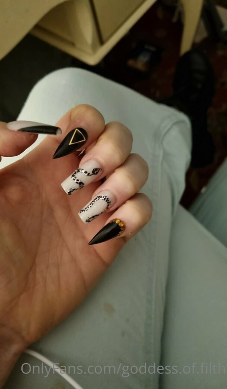 goddess of filth pornographic actress picture