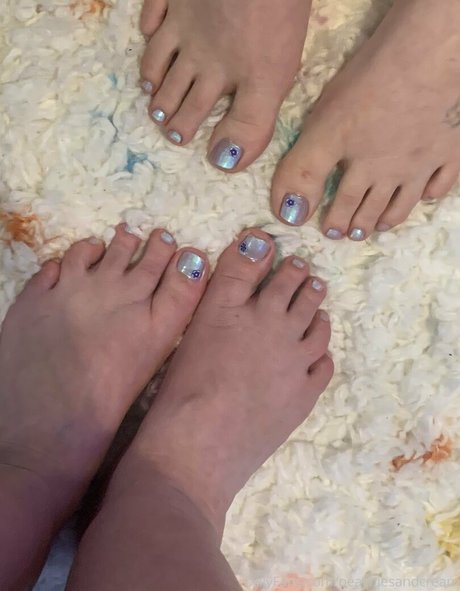 peachyinwonderland hot actress image