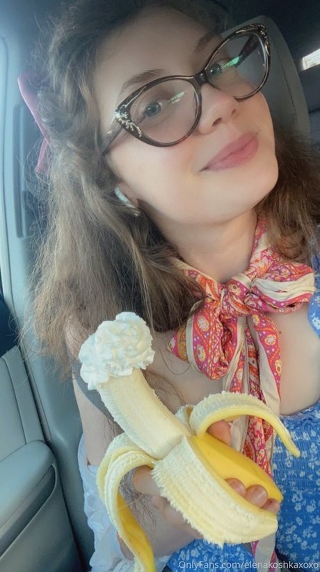 Elenakoshkaxoxo beautiful actress pictures