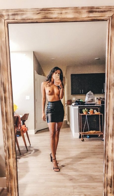 kathiana nude model pic