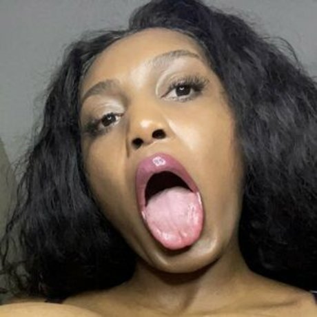 Riv Jones free model picture