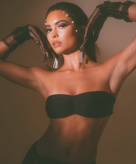 Kyra Santoro star free image