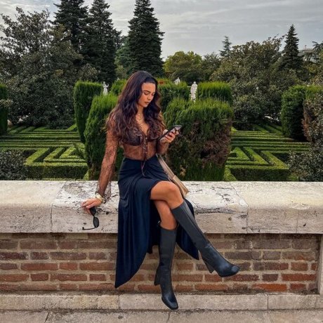 Kyra Santoro model pretty image