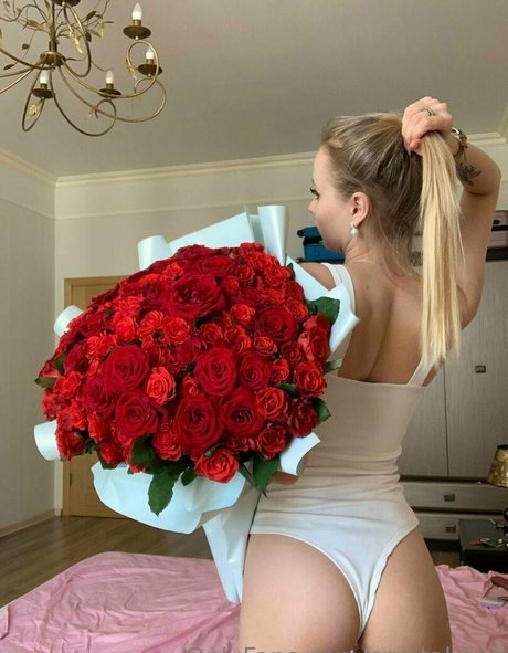 crystal vip nudes model images