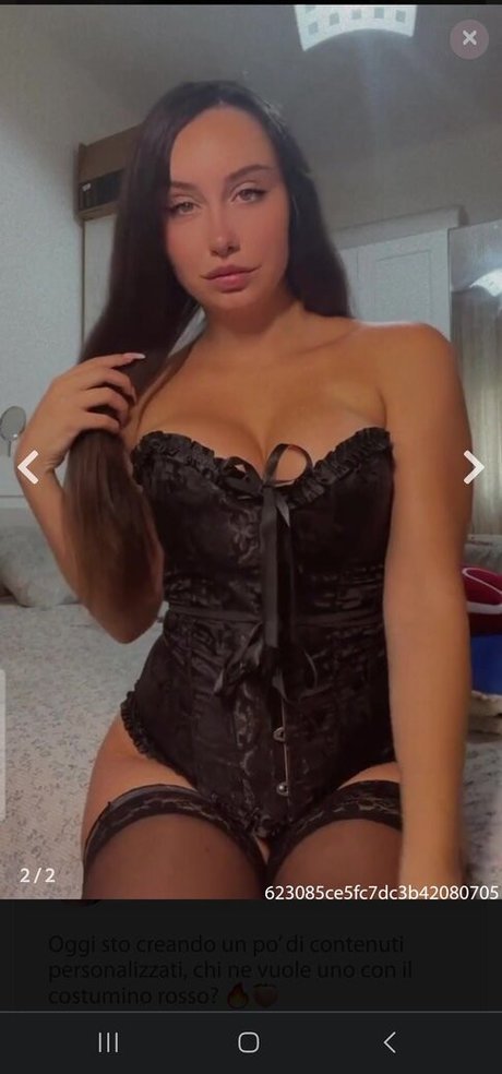 Esmeralda Morichelli model free img