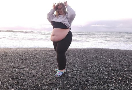 piperpines model hd photo