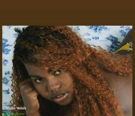 Esther Marinho art model archive