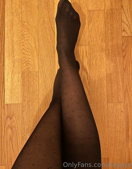 lizyyye model high quality pics