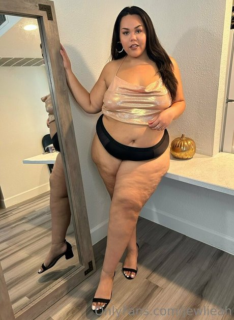 Jewlieah beautiful model photo