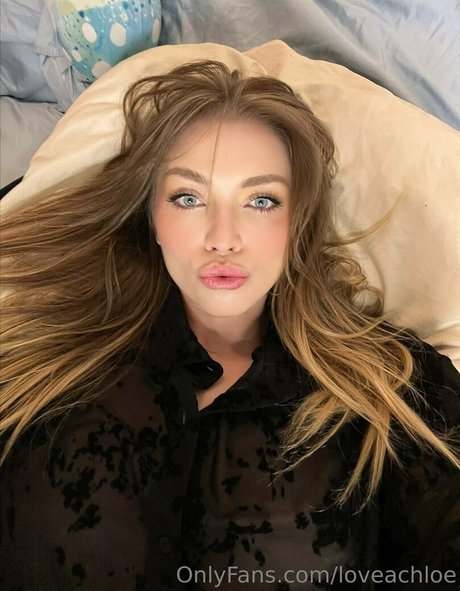loveachloe model adult photo