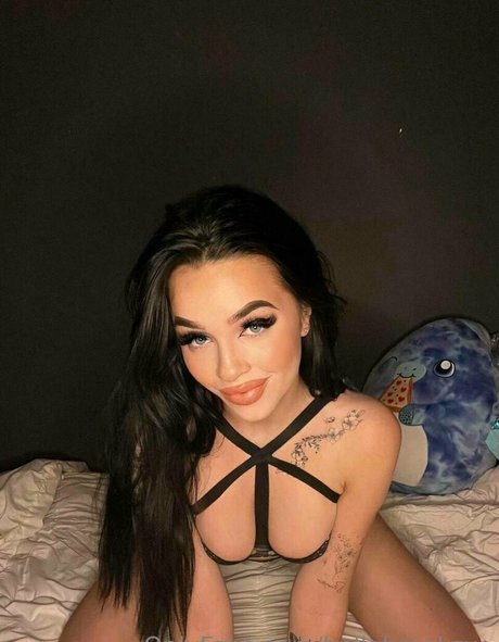 bellabrooksxo hot pornstar pic