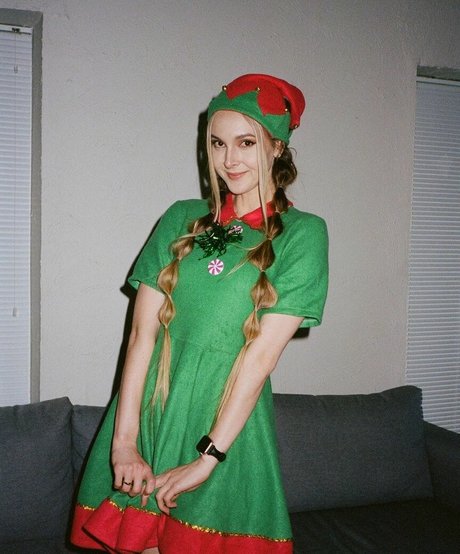 Fasffy Mega Dump adult model pictures