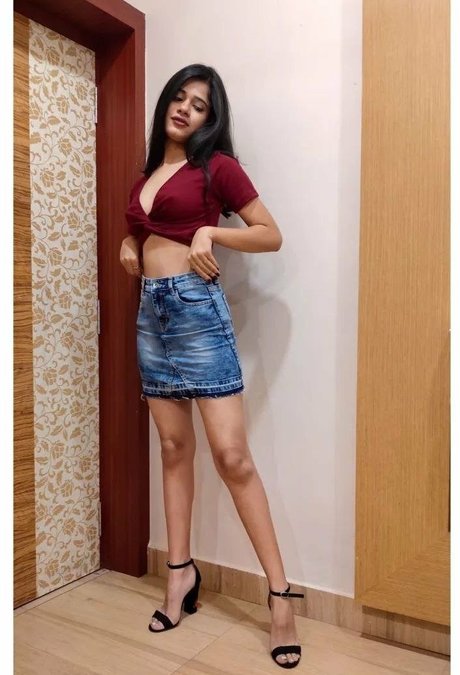 Sakshi Patil pretty star pic