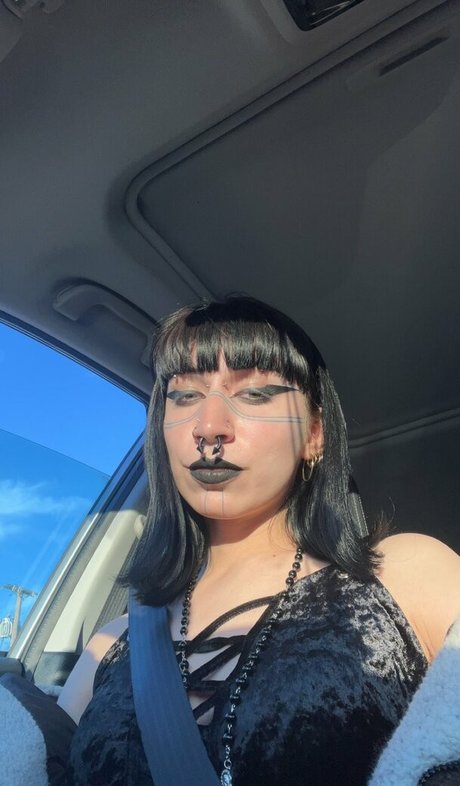 Falling Rain model naked img