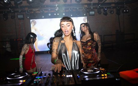 babylizz92 pornstar nude images