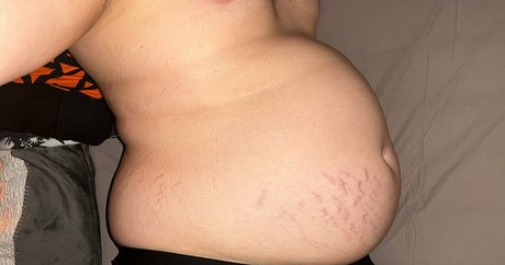 skinny twiggy nude star image