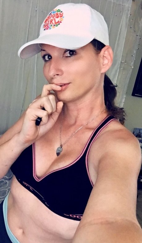 Jamie French hd actress photos