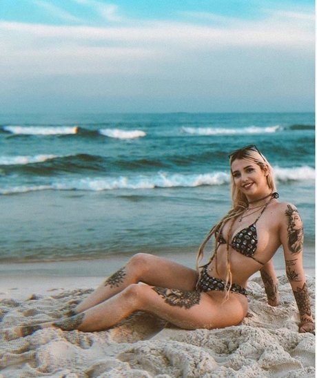 Victoria Macan star pic