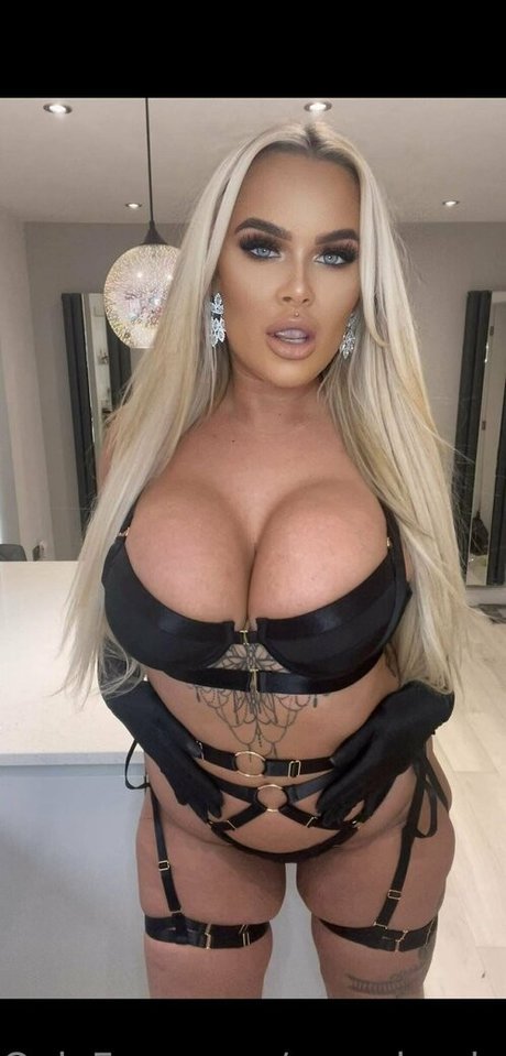 Porscheplatinum model porn photos