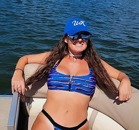 Baddie2thebone hot pornstar gallery