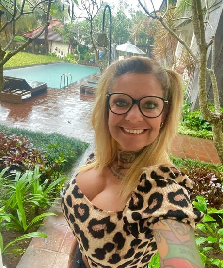 Winnie Nielsen star art images