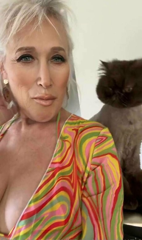 suzieandhannahfree beautiful actress photo