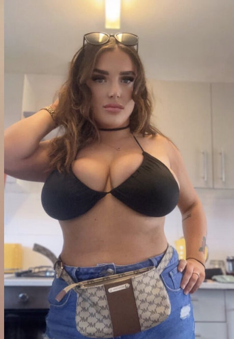 Meganxlxm pornstar nudes image