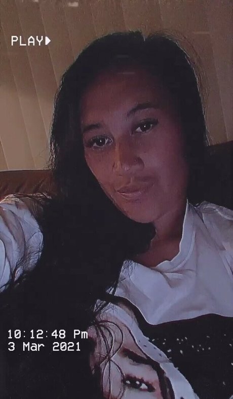 lyn ahayz naked star img