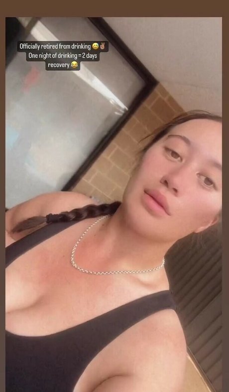 lyn ahayz nude model img