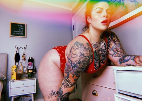 sugarbootycb star erotic photos