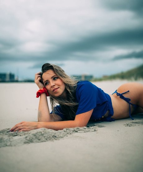 Sarah Senecal model top image