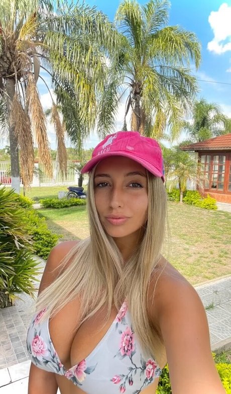 BustyAna free pornstar pictures